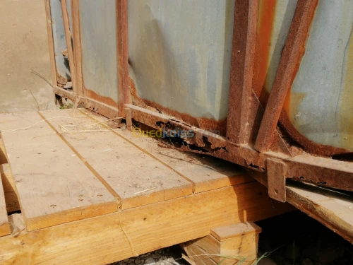 Vend box en tolle (abri) 