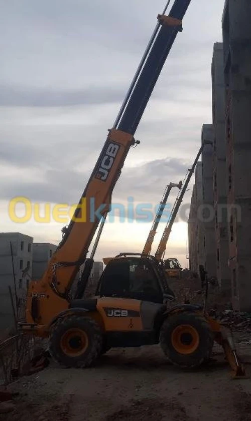 Télescopique jcb  Maniuto télescopique