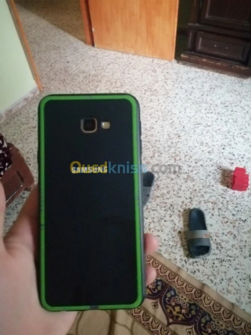 Samsung J4+