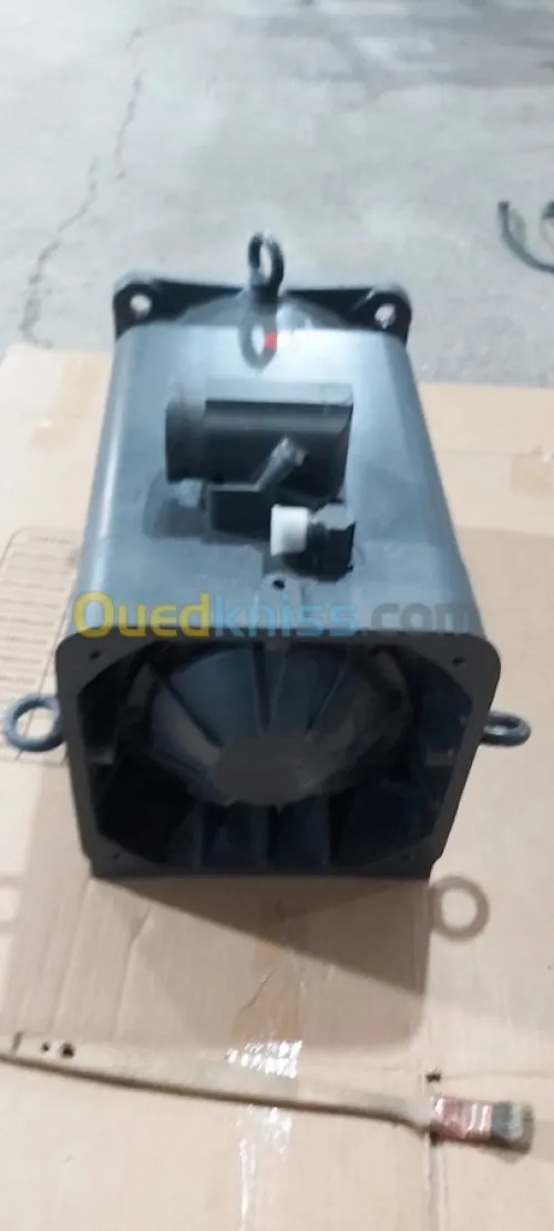 SERVO MOTEUR 
