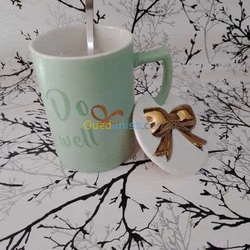 Des mugs en céramique