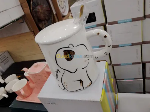 Des mugs en céramique