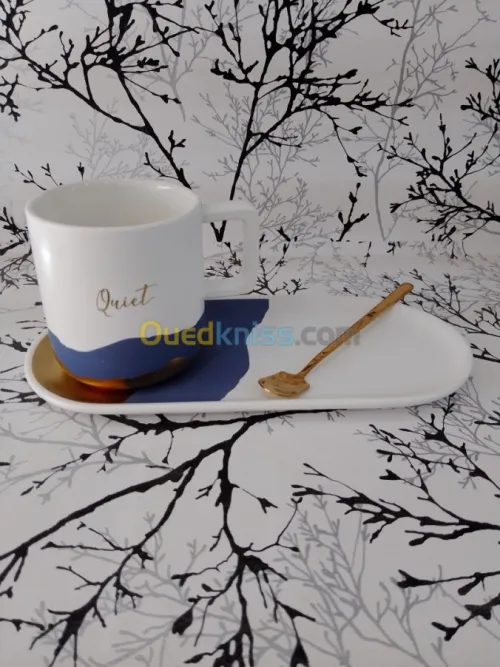 Des mugs en céramique