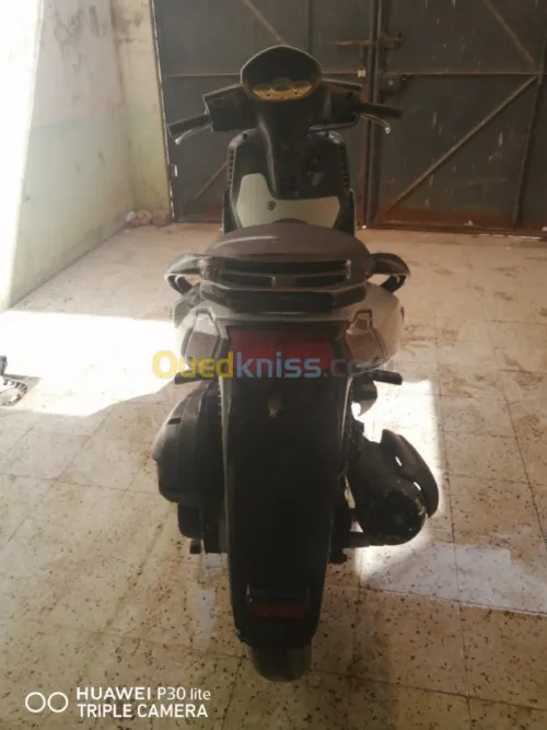 Sym  Hd2 200