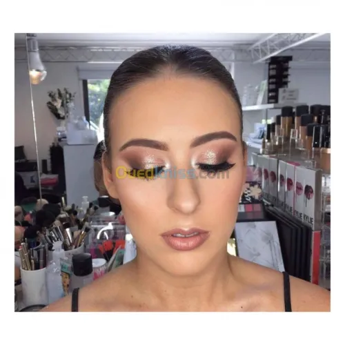 Maquilleuse professionnelle diplômée .