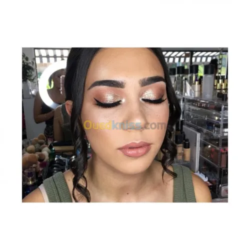 Maquilleuse professionnelle diplômée .