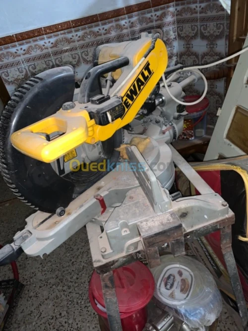 Dewalt Scie a Onglet Radiale 305mm