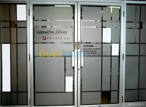 Habillage vitrine لافتات اشهارية