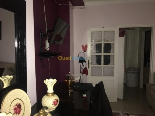 Cherche location Appartement F2 Alger Kouba