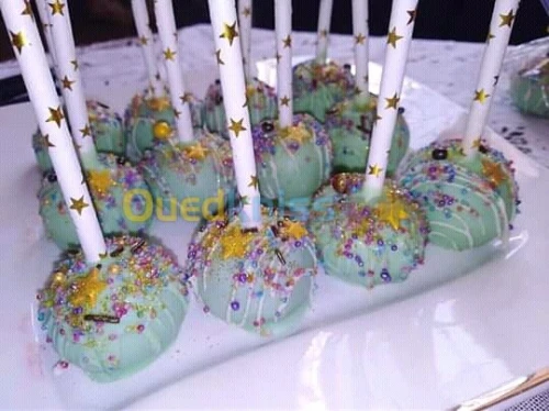 Gâteaux et appéritifs sur commande