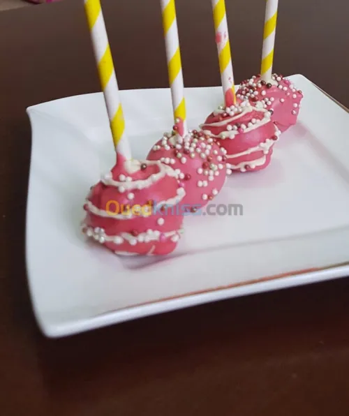 Gâteaux et appéritifs sur commande