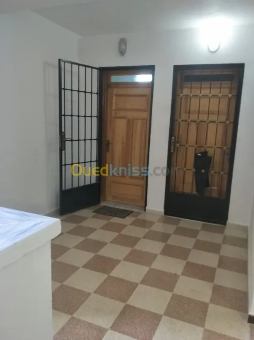 Location vacances Niveau De Villa F2 Alger Birkhadem