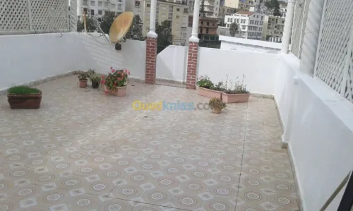 Location Duplex F4 Alger Hydra