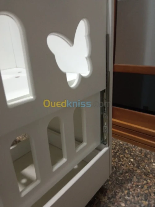 Lit bébé en bois
