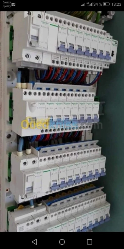 Electricien. 