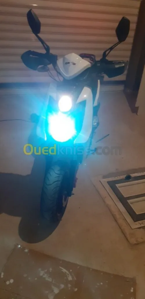 Moto Symlux