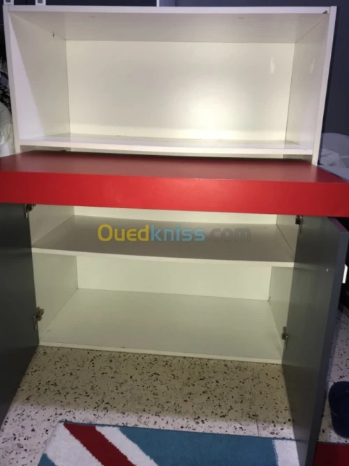 Magnifique bureau et aussi grand range