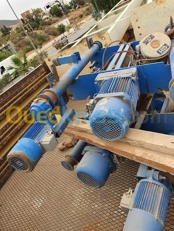 Vente hangar avec pont (grue) roulant