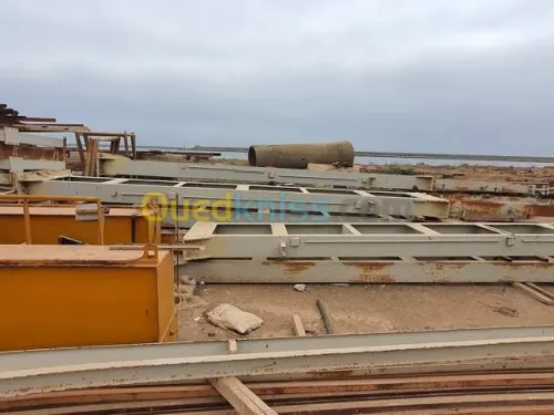 Vente hangar avec pont (grue) roulant