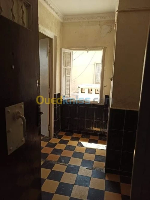 Vente Studio Medea Medea
