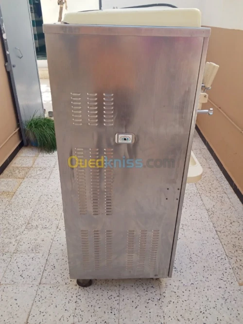 Machine a créme glacée carpigiani