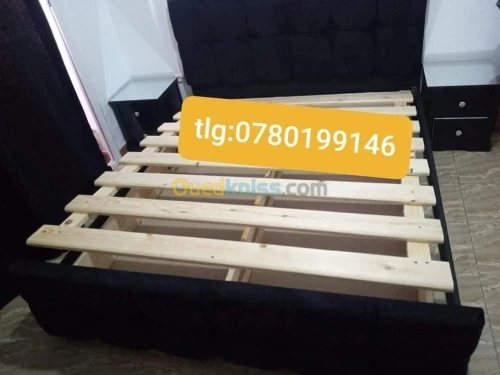 Le lit capitonné deux places coffret