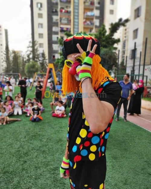 Clown anniversaire magicien mascotte 
