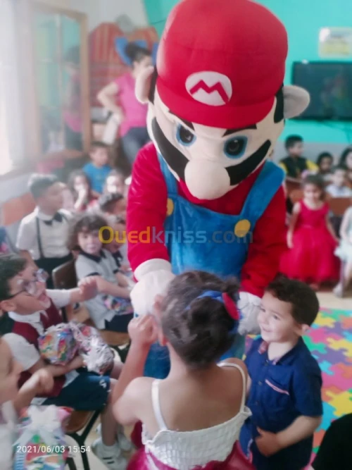 Clown anniversaire magicien mascotte 