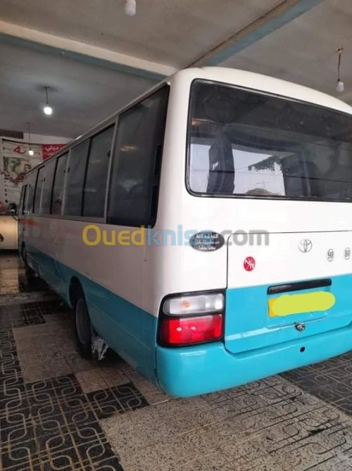 كراء حافلة تويوتا