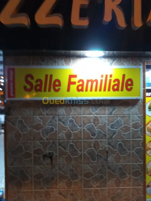  Habillage vitrine Décoration intérieur et extérieur Habillage vitrine et panneau publicit