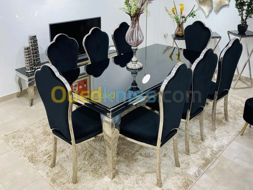 Table de salle à manger avec 8 chaises