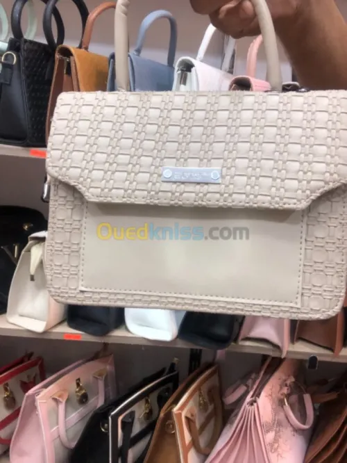 Vente de sac à main et pochette 