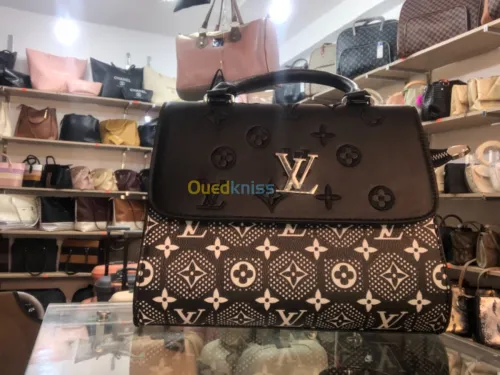 Vente de sac à main et pochette 