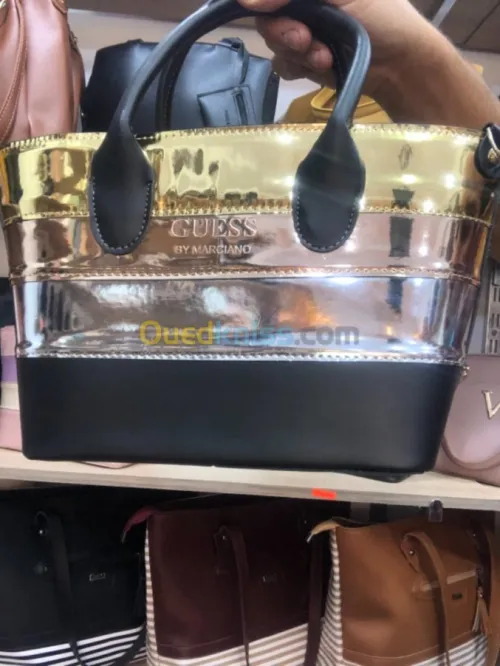 Vente de sac à main et pochette 