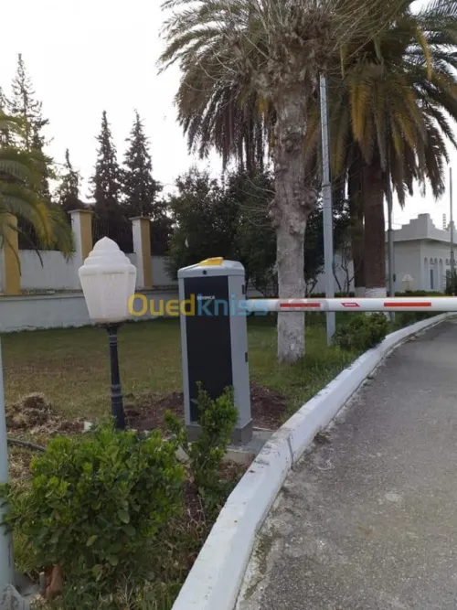 Installation et maintenance rideau éle