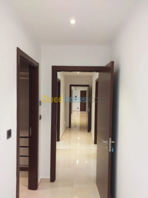 Location Appartement F4 Alger Hydra