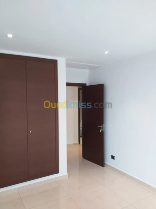 Location Appartement F4 Alger Hydra