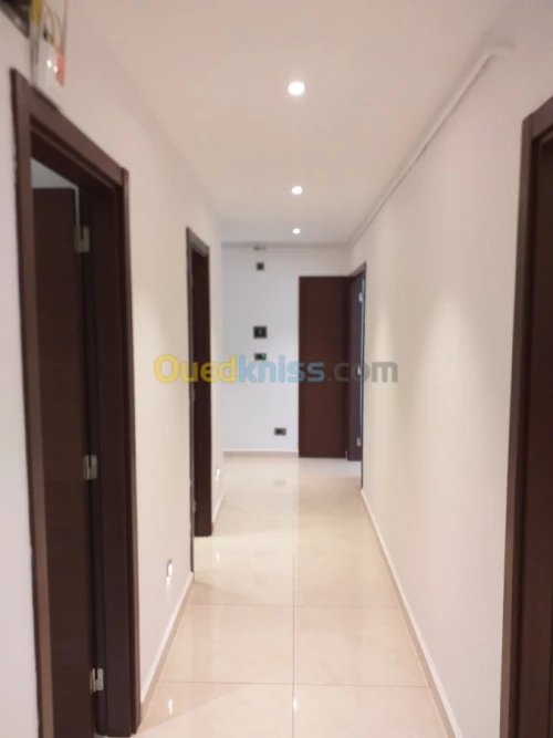 Location Appartement F4 Alger Hydra