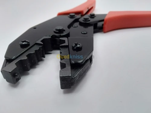 Pince a sertir / A compression BNC Coix Caméra