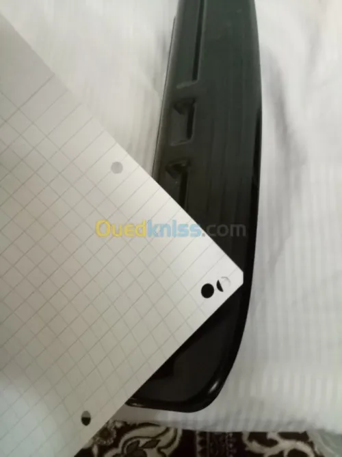 خرامة معدنية  Perforatrice 4 trous 