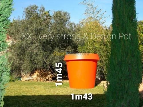Pot de fleur jardiniere