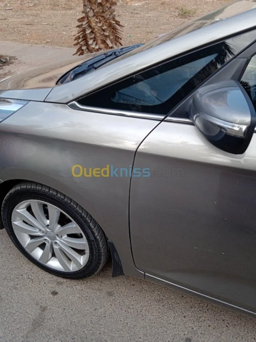 Kia Carens 2014 Premium