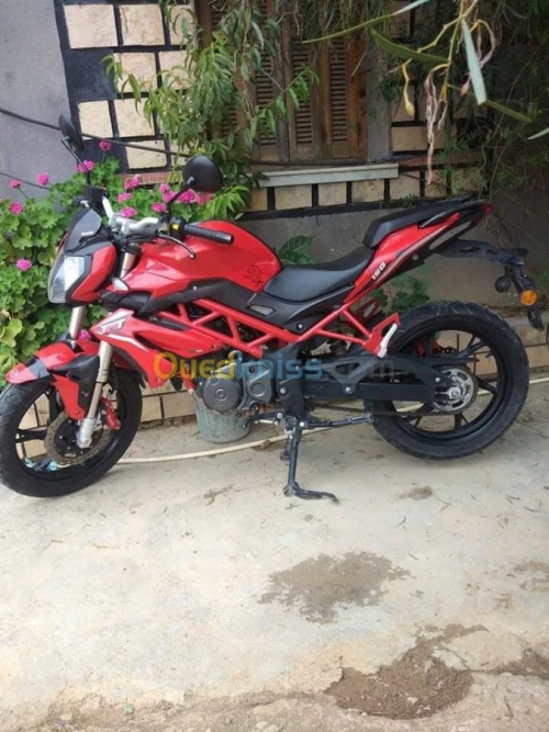 Moto benilli TnT 150 Benilli TnT 150 