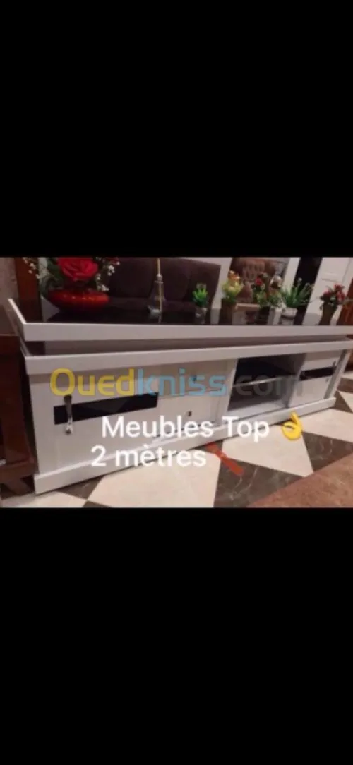 Table TV tendance en bois hêtre