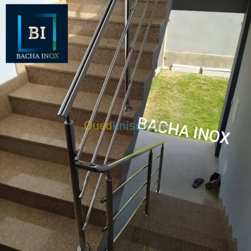 Rampe d'escalier en verre et en inox