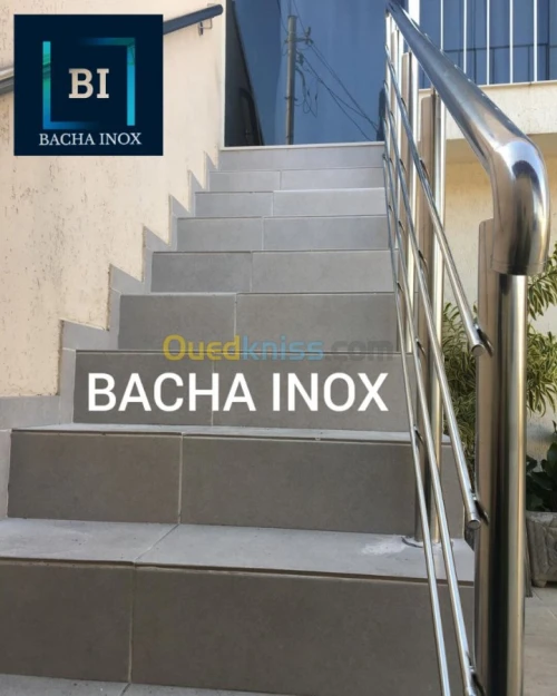 Rampe d'escalier en verre et en inox