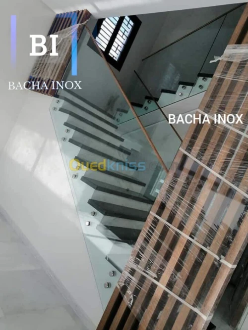 Rampe d'escalier en verre et en inox