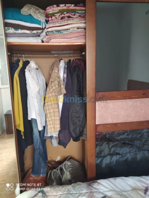 Armoire et commode en bon état