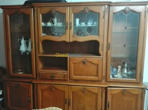 Lit,armoire et living