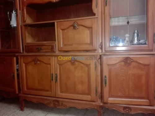 Lit,armoire et living